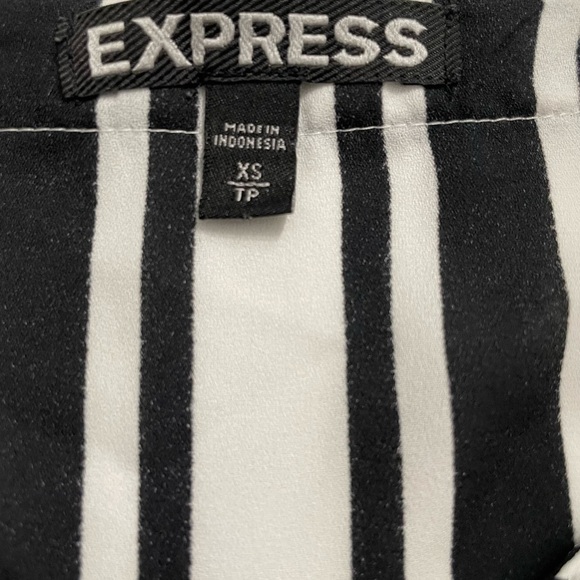 Express women. XS top blouse shirt, long sleeve. Black and white stripes - Picture 7 of 7